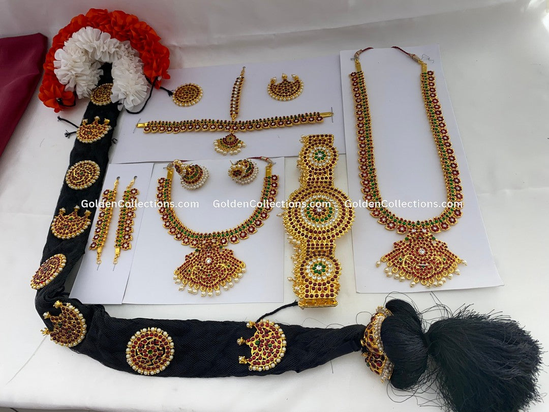 Traditional Bharatanatyam jewelry set with Kemp stones