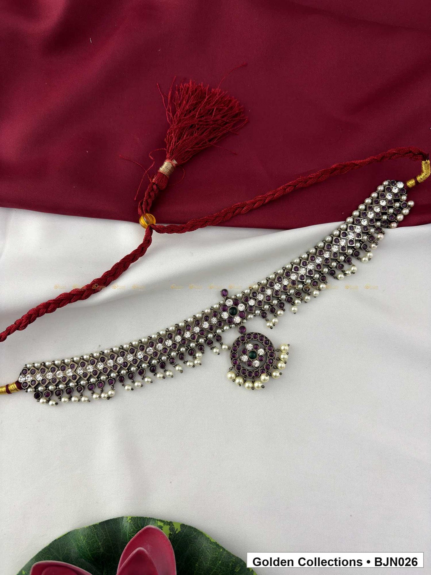 Close-up detail of Black Kemp Short Necklace for Bharatanatyam - Style 1 from Golden Collections