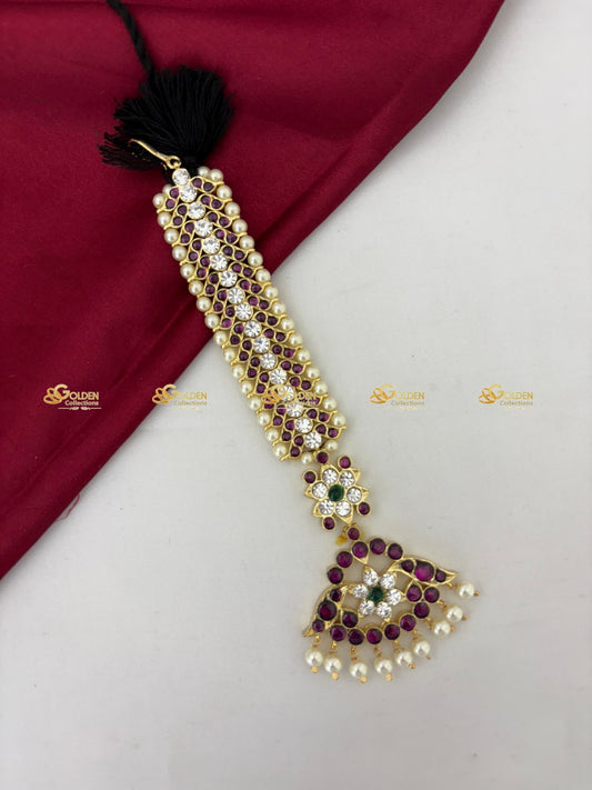 Maang Tikka Designs For Bharatanatyam Goldencollections Color: White & Green & Kemp Stones Style: Maang Tikka Image 2