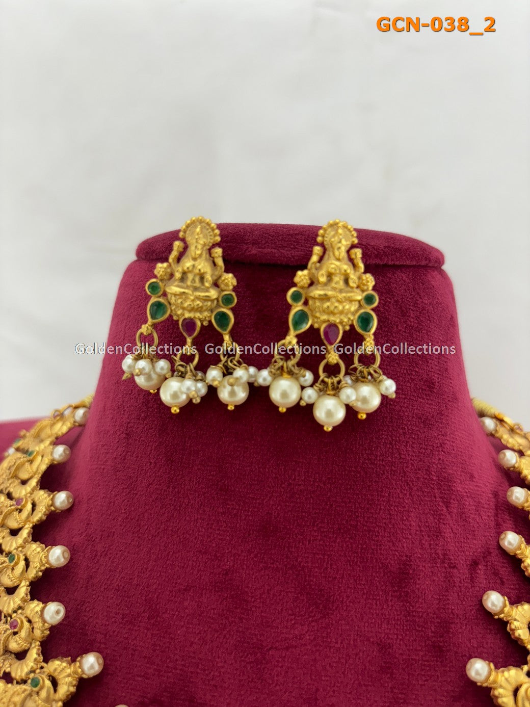 Stone Necklace : White Costume Jewelry Necklace GoldenCollections 3