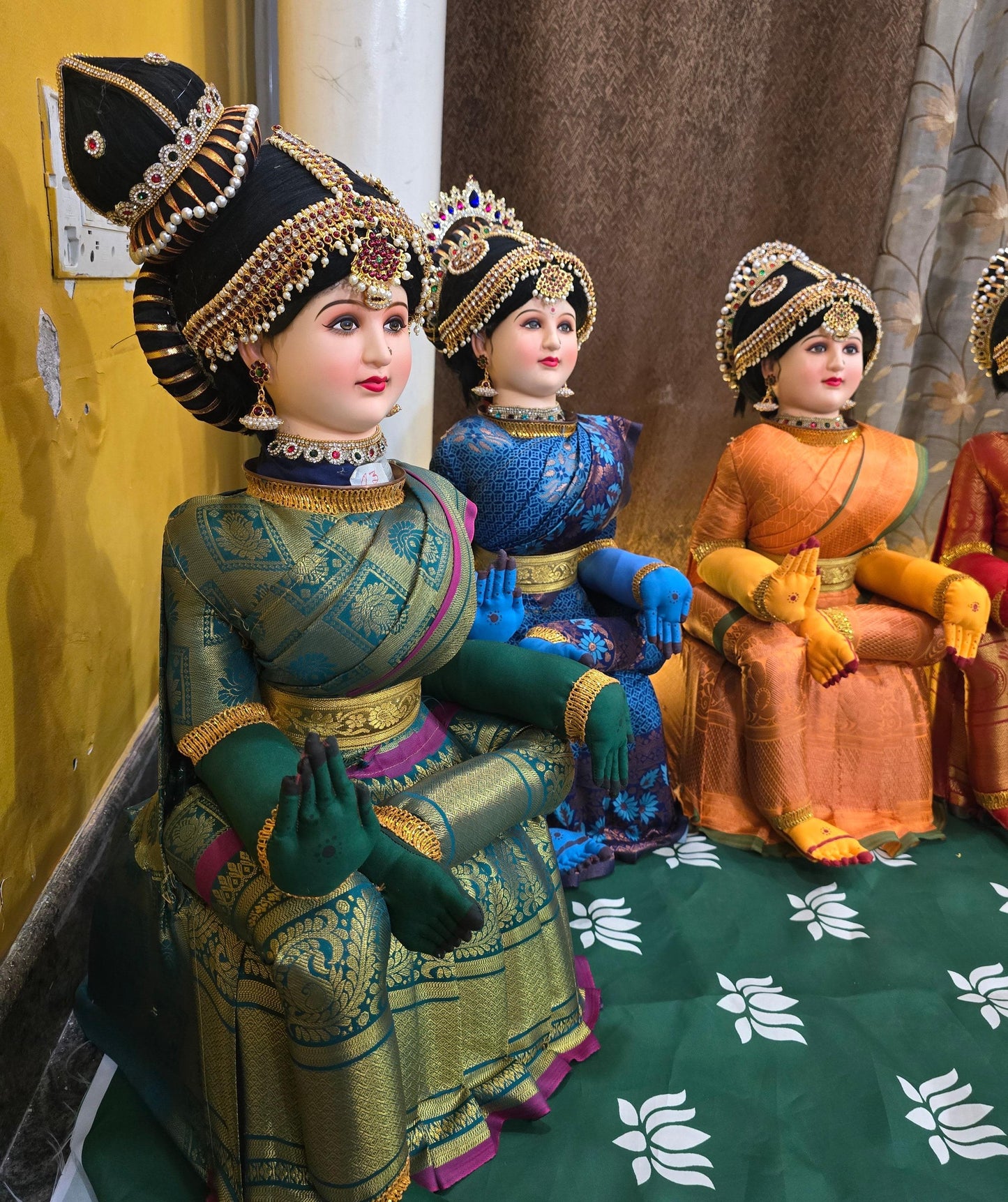Ashta Lakshmi Doll Set for Varalakshmi Pooja and Navratri 21 in VVD098 for Varalakshmi Vratham pooja image 8