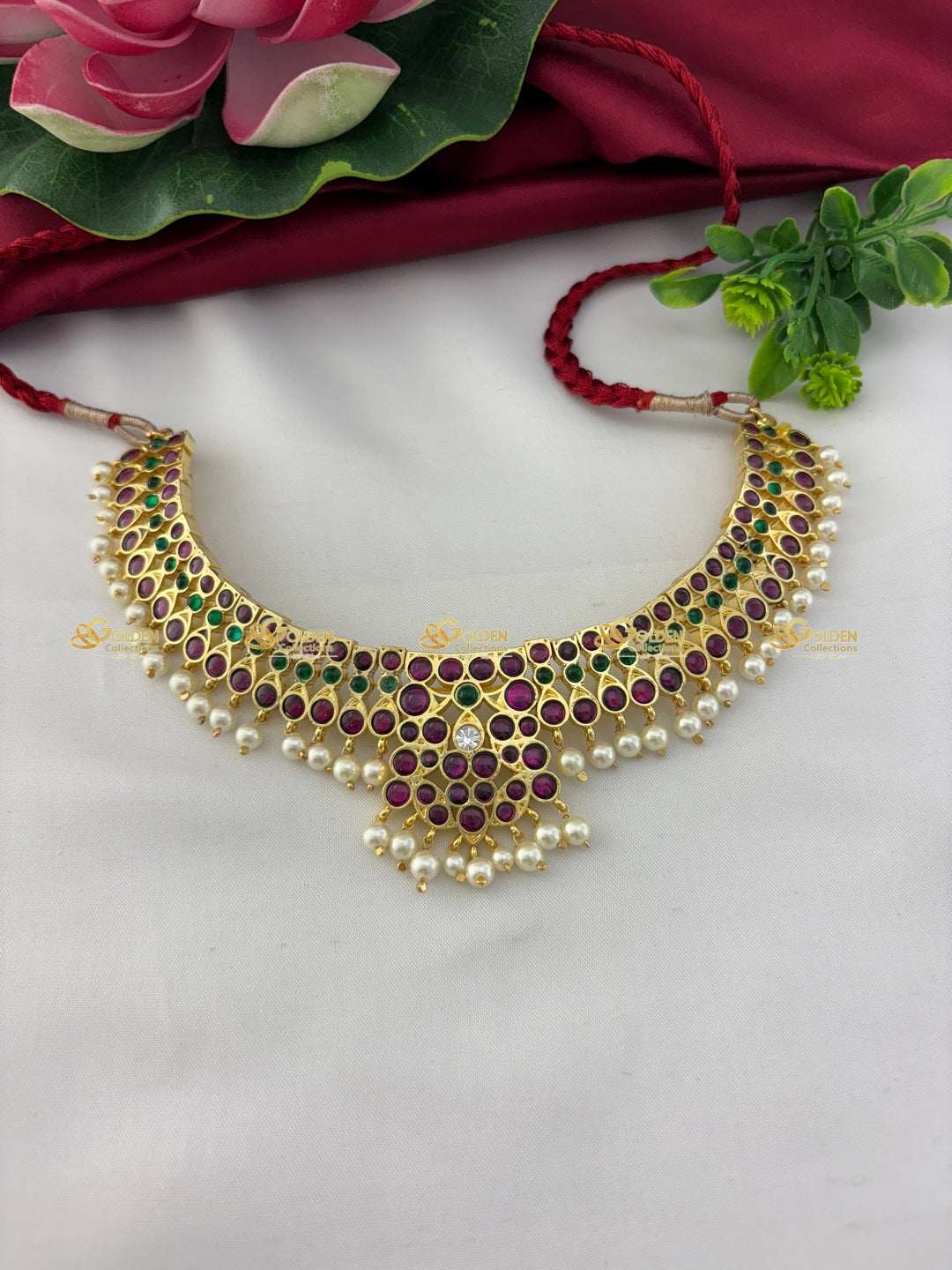 South Indian temple jewellery Kemp short necklace closeup