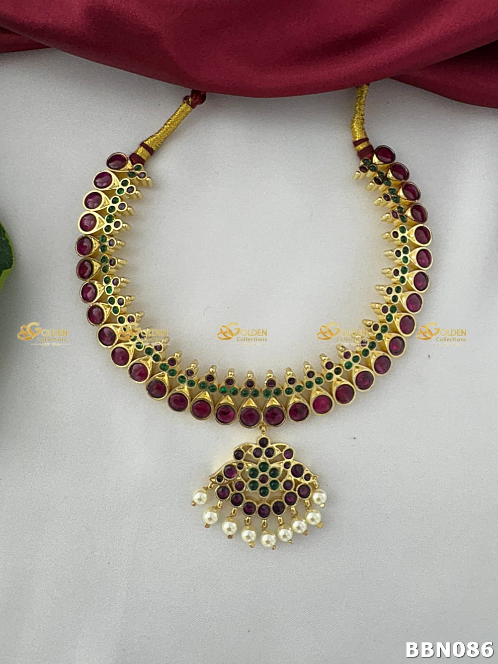 Bharatanatyam kemp addigai short necklace with ruby and green stones and pearl drops