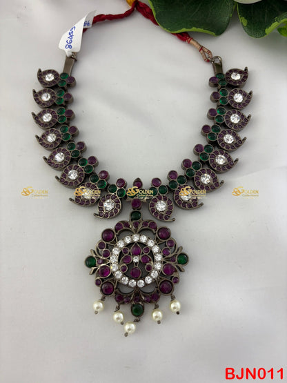 Bharatanatyam Mango Short Necklace | Black Kemp Temple Jewellery
 golden collections