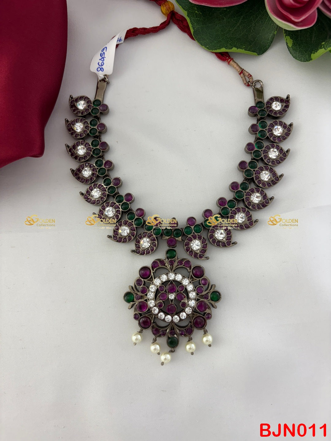 Short Bharatanatyam Mango Necklace with round floral pendant in Black Kemp finish. Perfect for temple jewellery, Arangetram, and South Indian weddings.