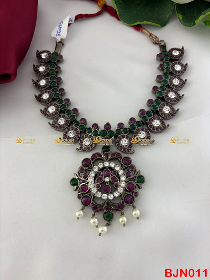 Bharatanatyam Mango Short Necklace with Round Pendant | Black Kemp Temple Jewellery
