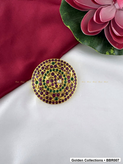 Front view of Classic Round Real Kemp Rakodi with Green Stones from Golden Collections