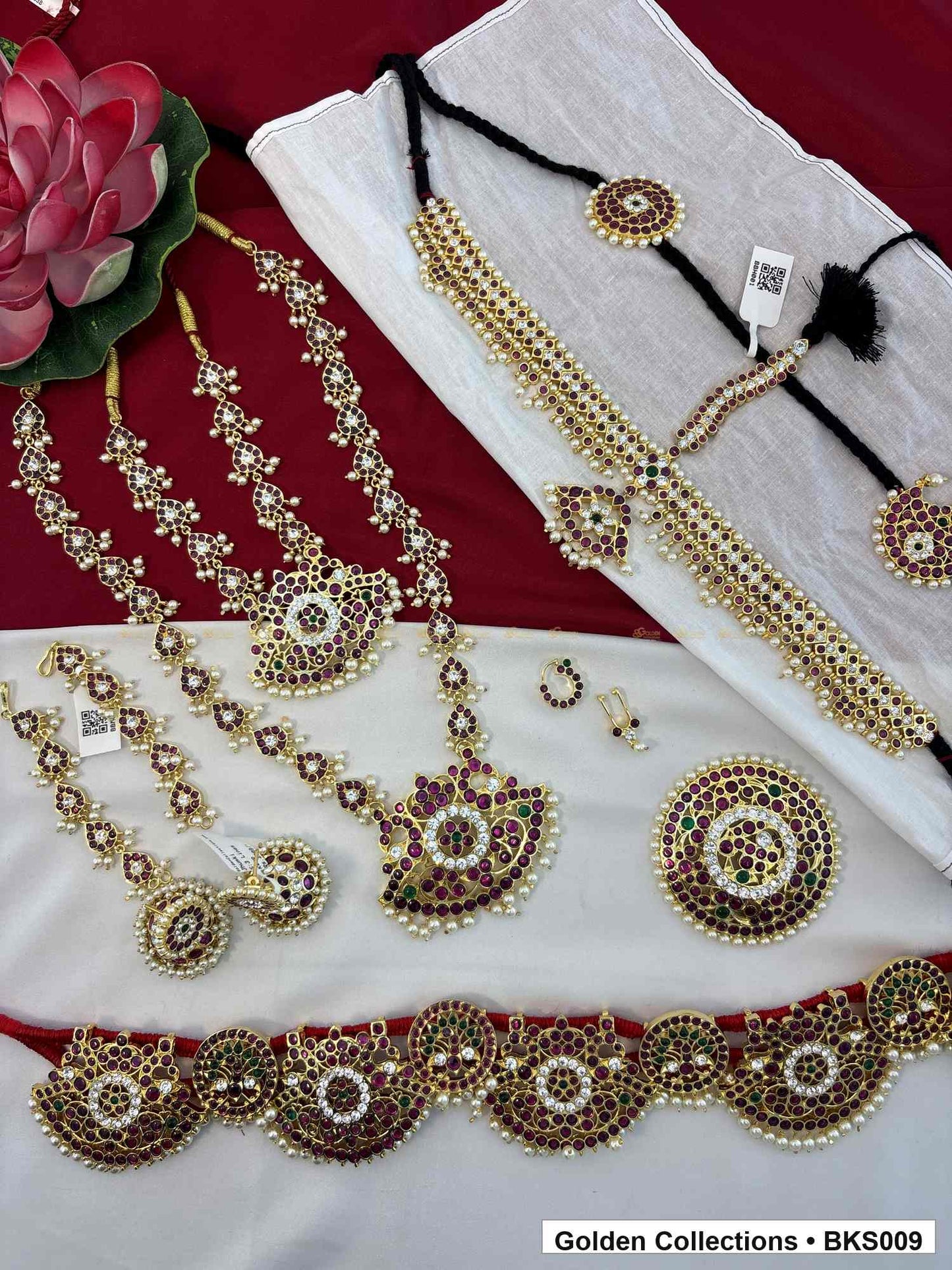 Eight-piece real kemp Bharatanatyam dance jewellery set with rakodi, belt and mattal full set view