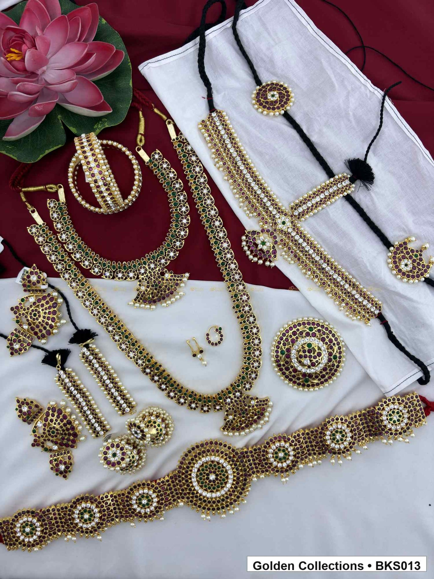 Ten-piece real kemp Bharatanatyam dance jewellery set with bajuband and rakodi full set view