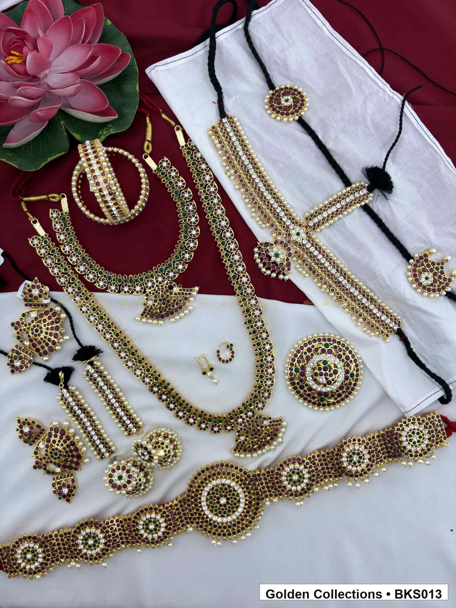 Ten-piece real kemp Bharatanatyam dance jewellery set with bajuband and rakodi full set view