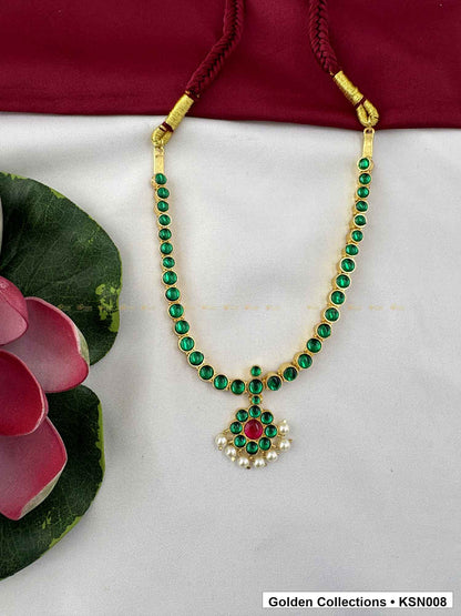 Detail view of Green Bead Real Kemp Short Necklace with Pendant from Golden Collections