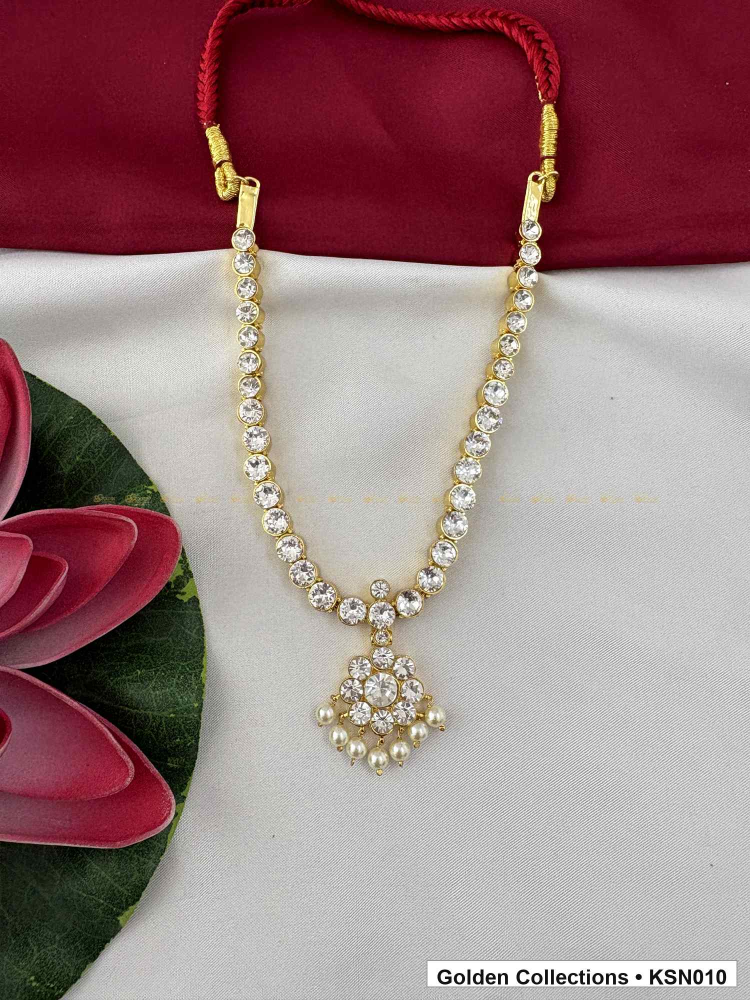 Detail view of Pearl Chain Real Kemp Short Necklace with Pendant from Golden Collections