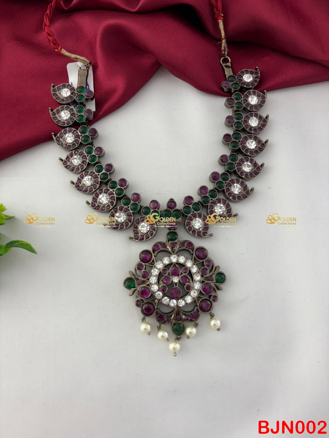 Bharatanatyam Kemp Necklace in Black Polish. Brass Temple Jewellery with Kemp stones for Arangetram.