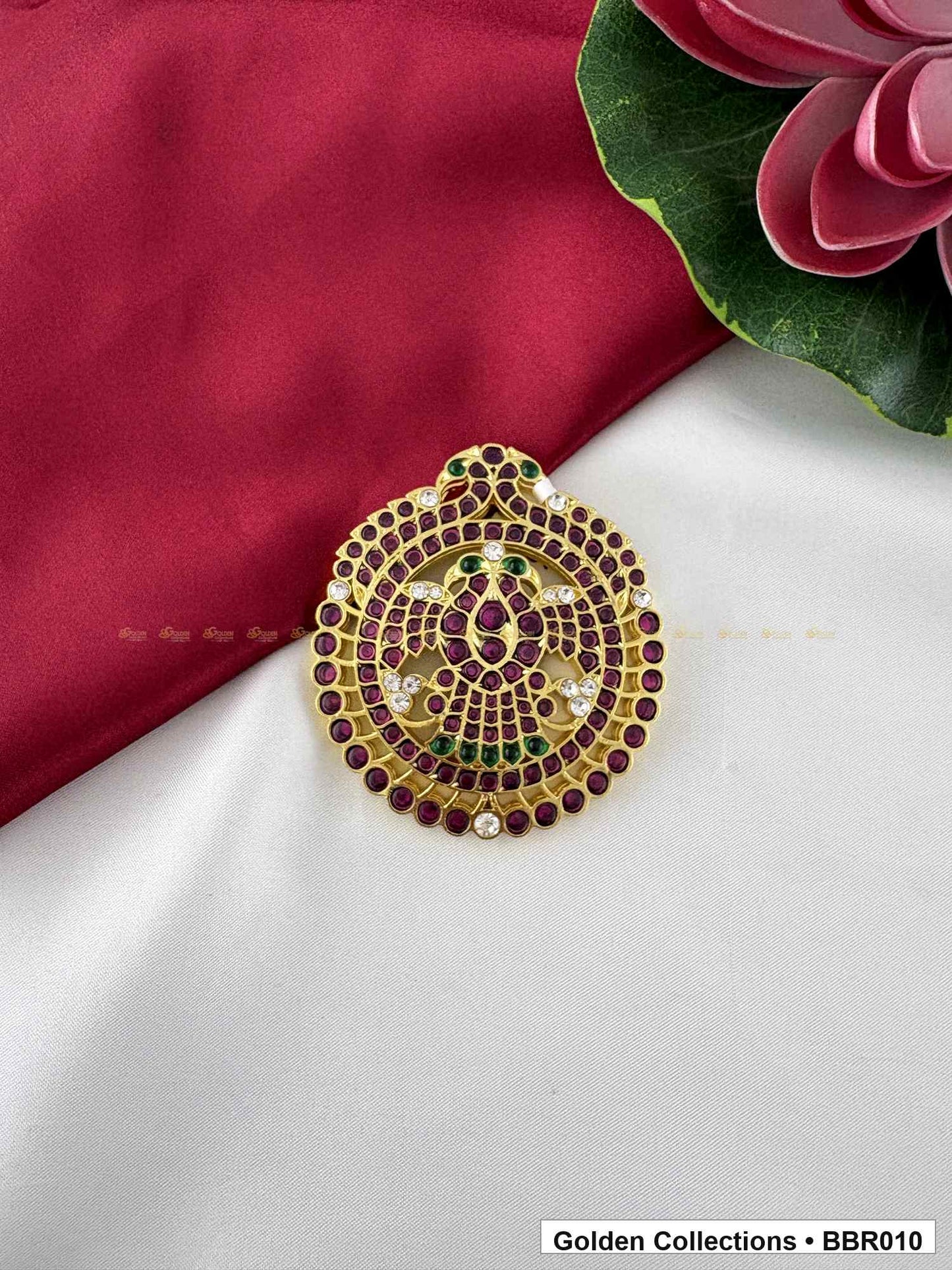Angled product view of Round Real Kemp Rakodi with Top Crown Detail from Golden Collections